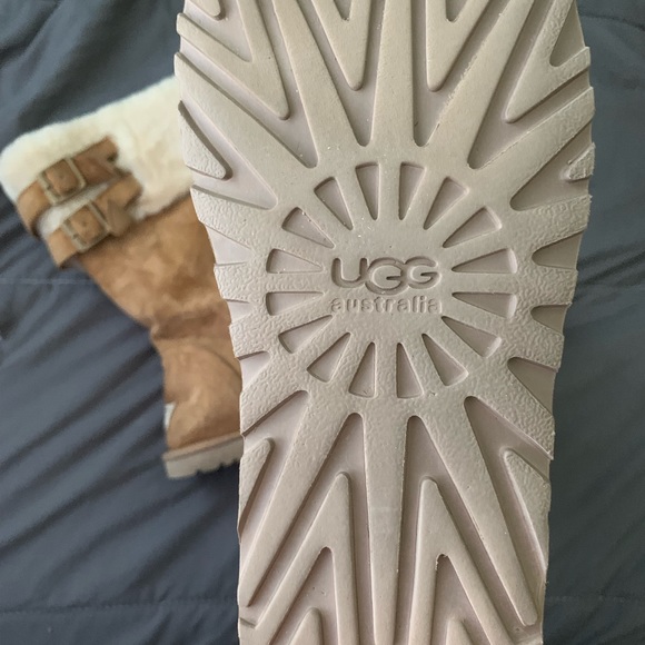 UGG boots - Picture 2 of 3